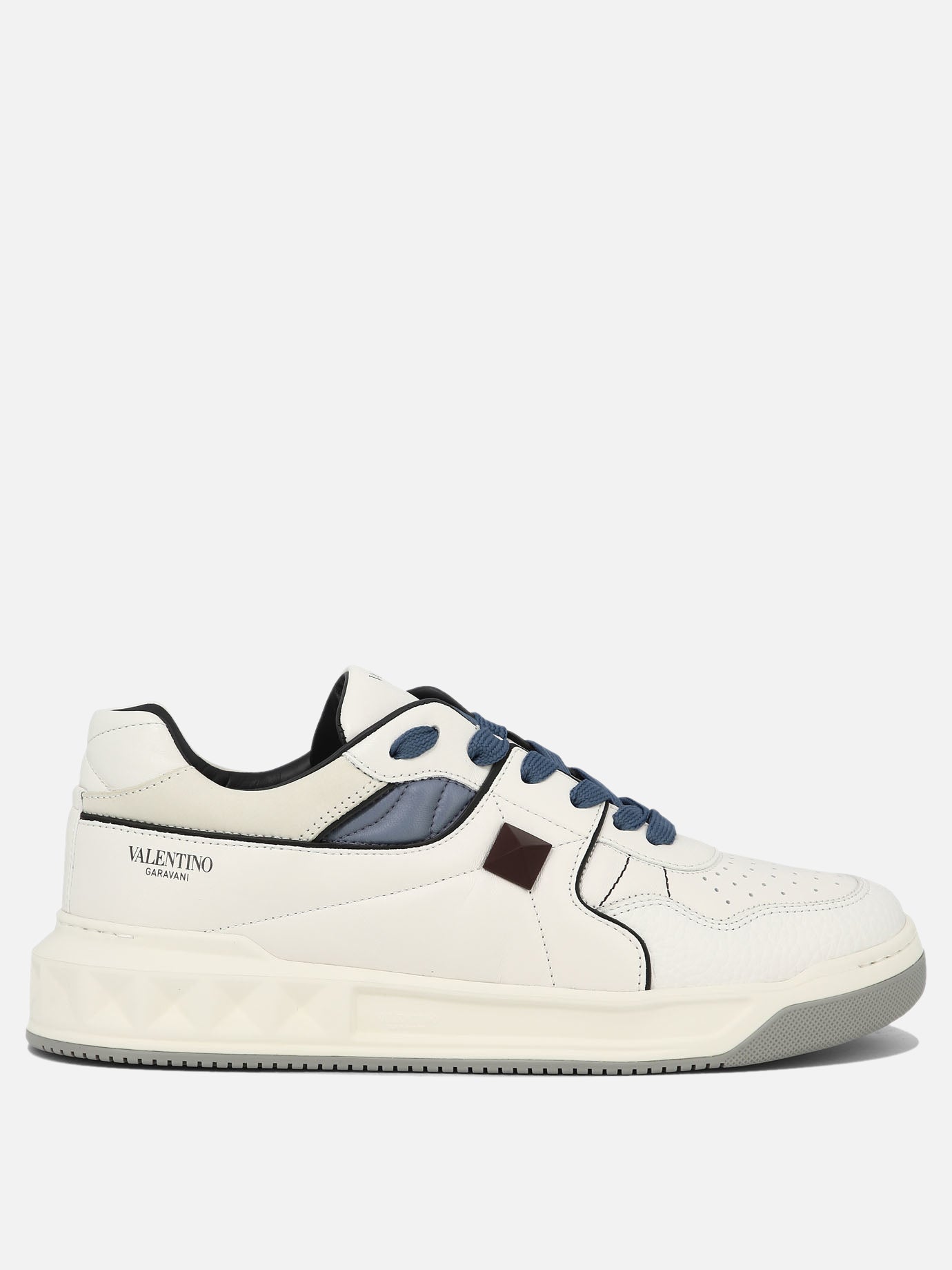 Low top sneakers 100% leather - 100% rubber  White - Valentino Garavani Men | PDP | VIETTI Online Store | thumbnail