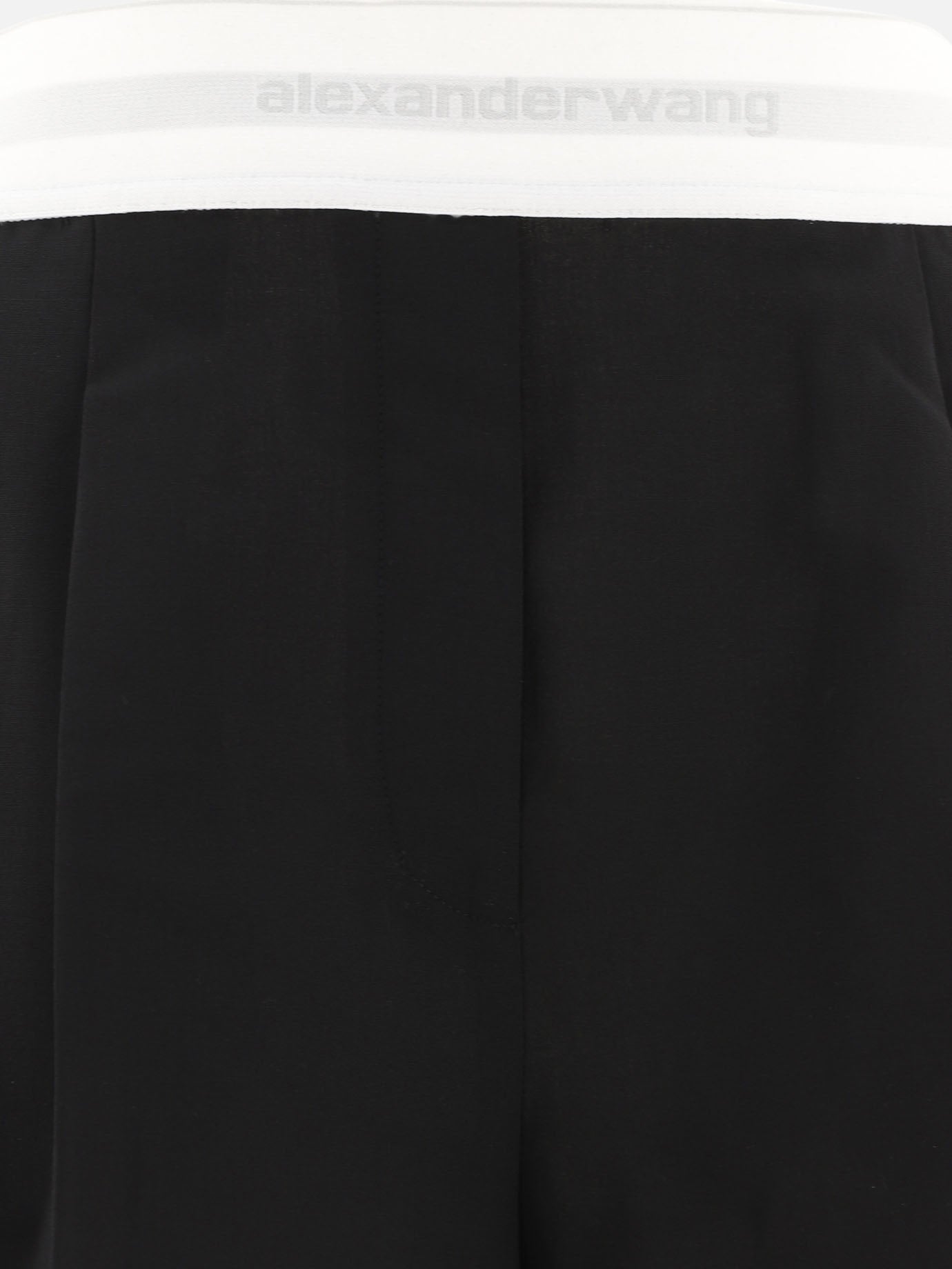 High-waist pleated shorts with logo elastic