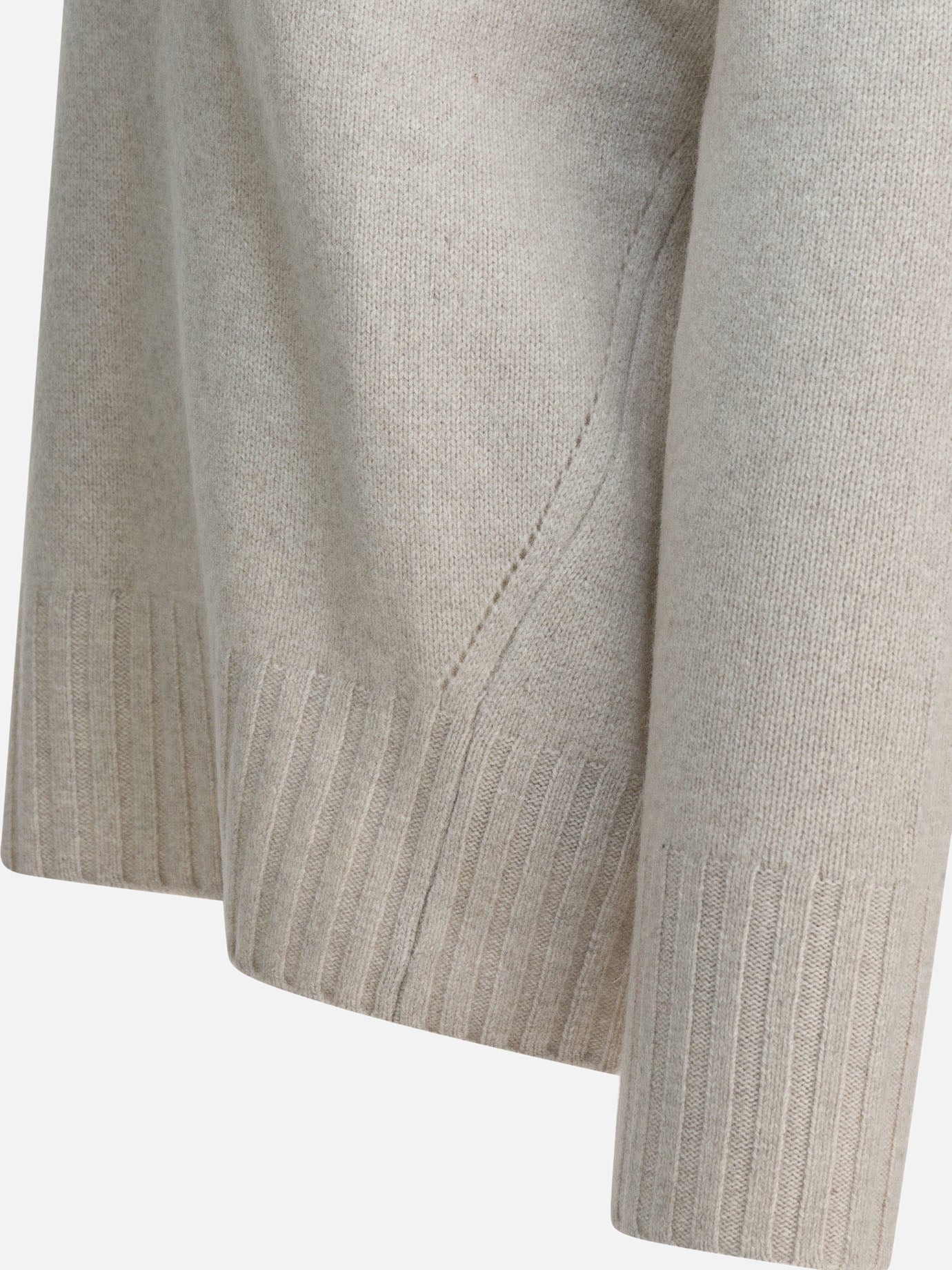 V neck sweaters Solid colour  White - Umarmung Women | PDP | VIETTI Online Store | Zoom-Modal_4
